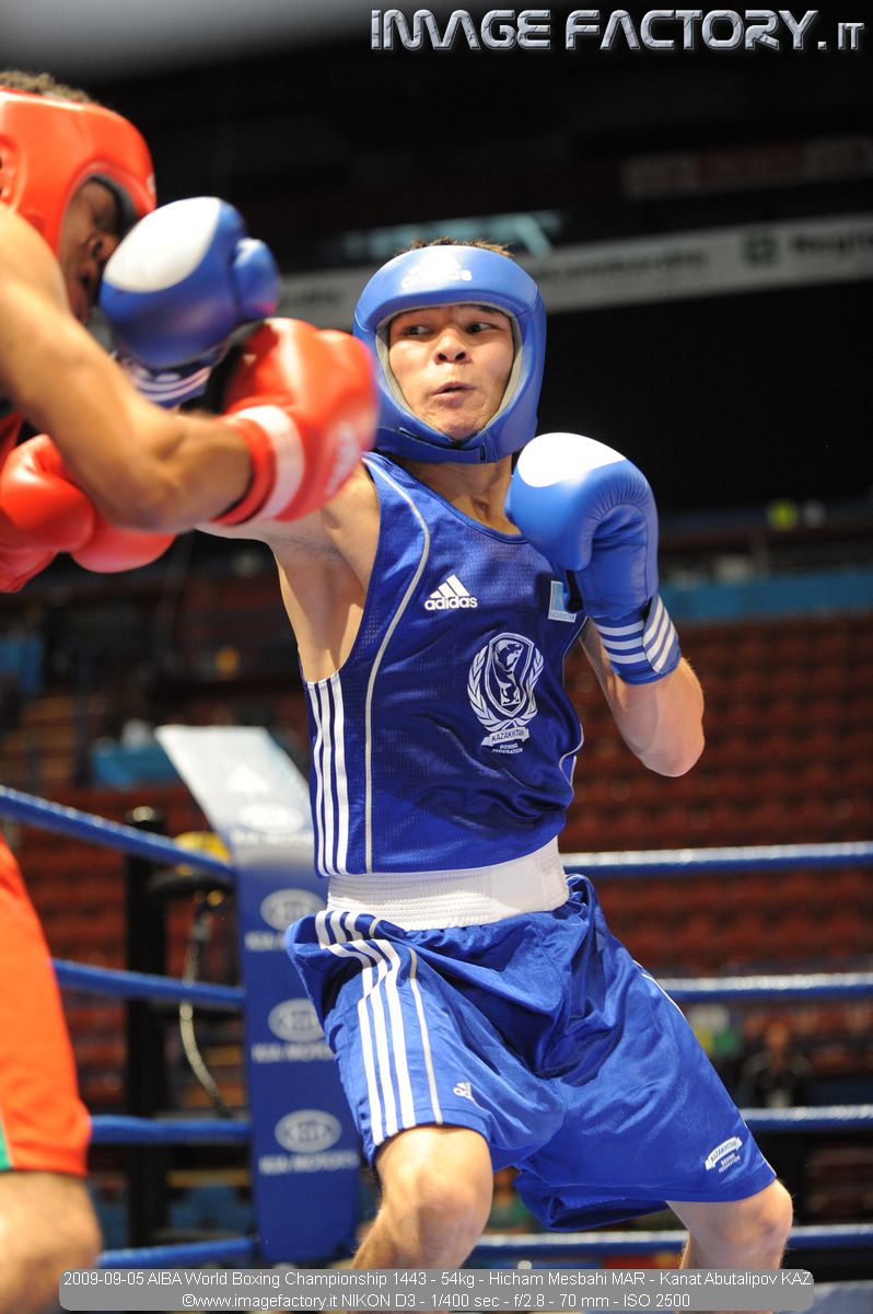 2009-09-05 AIBA World Boxing Championship 1443 - 54kg - Hicham Mesbahi MAR - Kanat Abutalipov KAZ